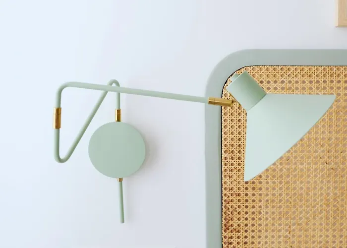 Bright And Modern In Center Apartment