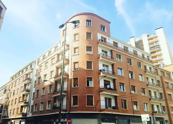 Bright And Modern In Center Bilbao