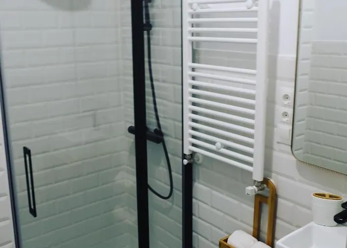 Bright And Modern In Center Апартаменти *