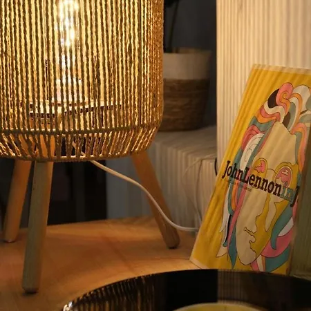 Bright And Modern In Center Appartamento